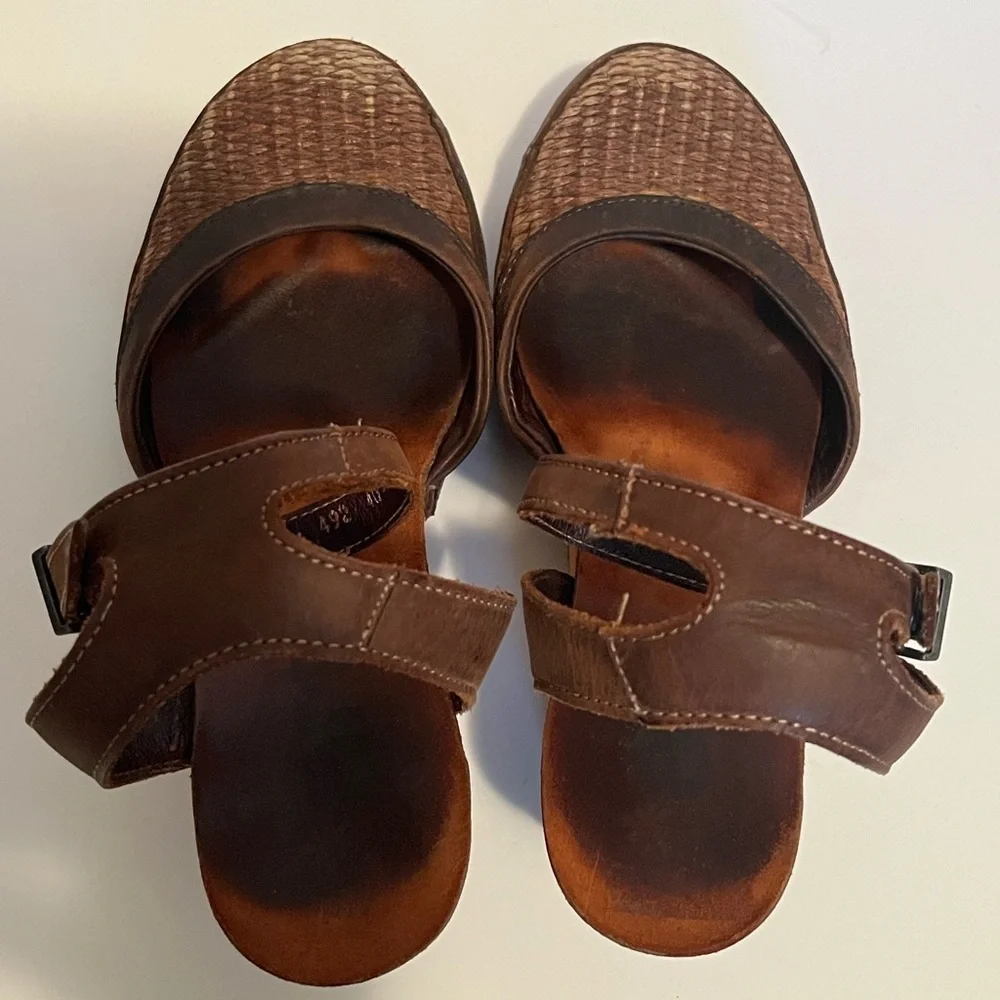 ART Women’s Brown Wedges